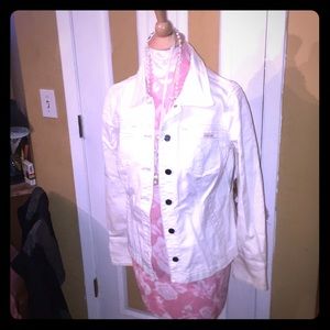 Fitted cream jean jacket